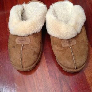 Auth Ugg Slippers