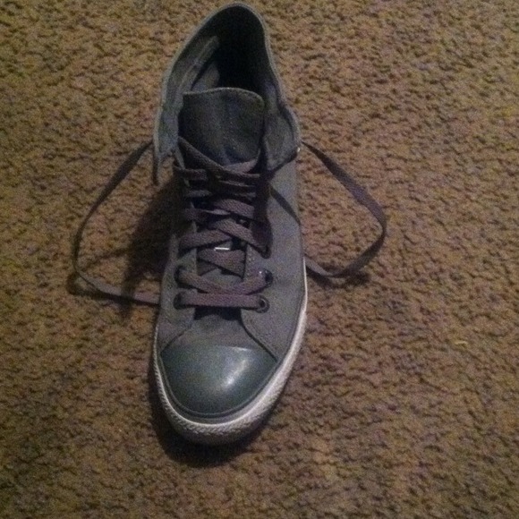 Shoes - Picture 3 of 4