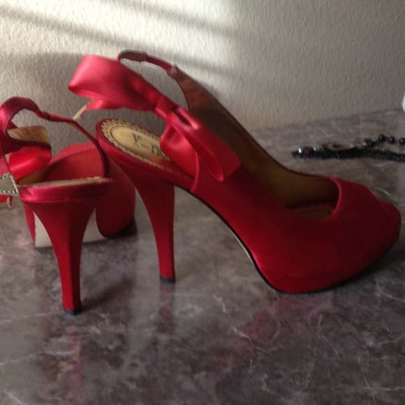 Shoes - Satin Red Heels with satin bow