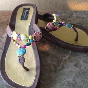 Colored stoned flip flops