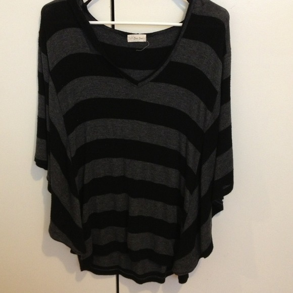 Black drapery top - Picture 1 of 3