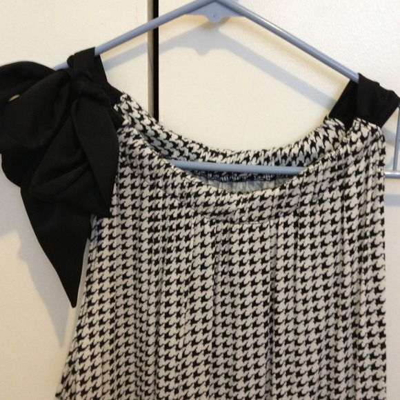 Top with bow tie on the side - Picture 2 of 4