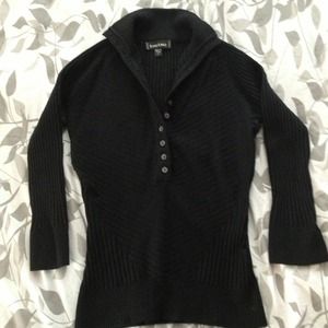 Bebe 3/4 sleeve sweater