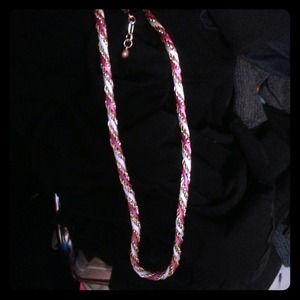 It's a pink& gold & white chain