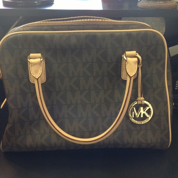 MK Michael Kors monogram tote !
