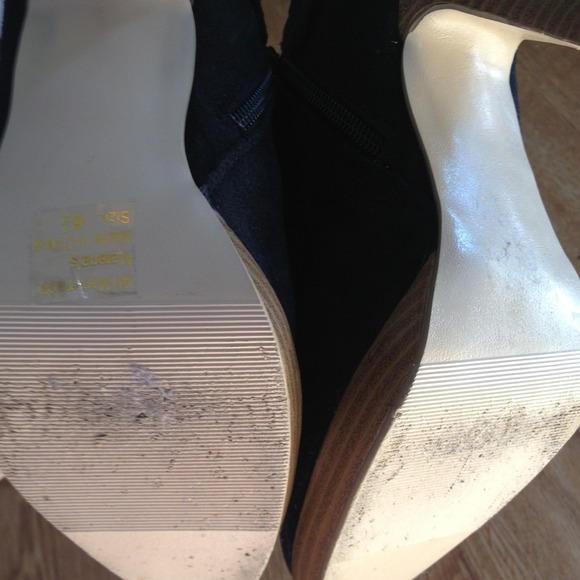 Super cute booties - Picture 2 of 4