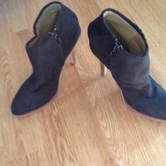 Super cute booties - Picture 3 of 4