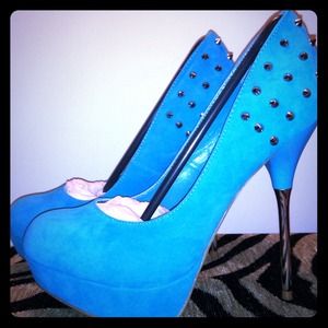 Bundle✨ Aqua Pumps & Black Booties (for @erikamua)