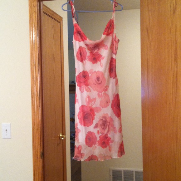 City Triangle Rose detail dress