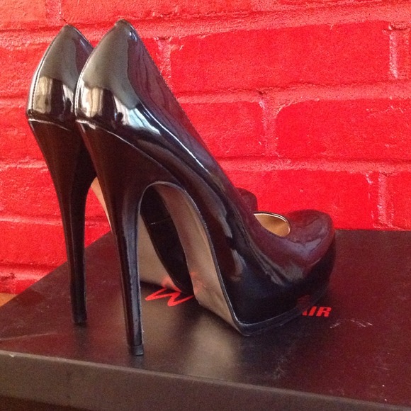 Brand new Steve Madden pumps 5"
