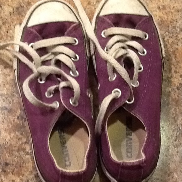 Purple youth converse🎯🎯SOLD