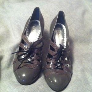 Size 6 BCBG grey heels!