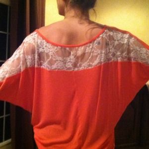 🔸CORAL HI LO SHIRT WITH LACE DETAIL🔸