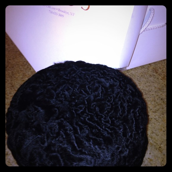 Persian hat ,with black embroidery, from Jocelyn , main image 4