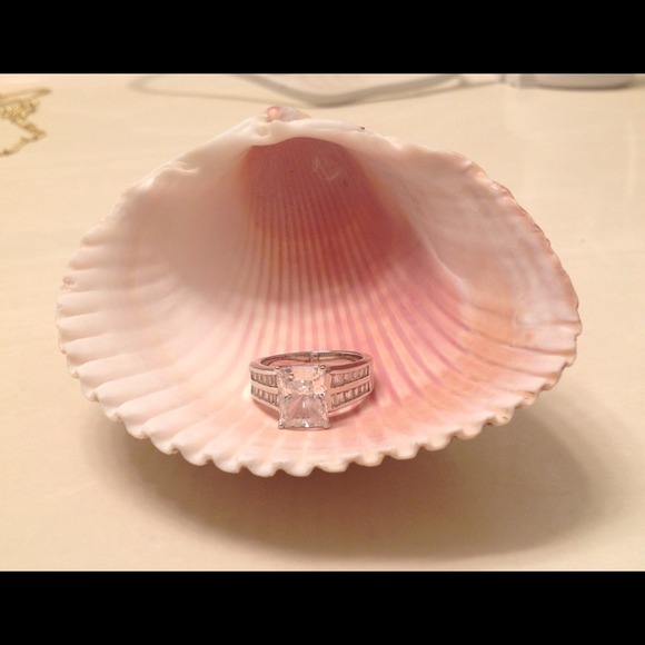 Jewelry - Lovely CZ Ring