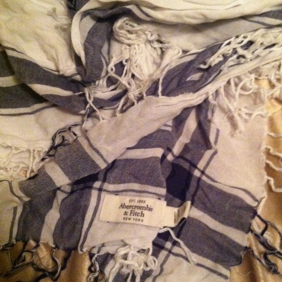 !!😜😍😛Abercrombie scarf