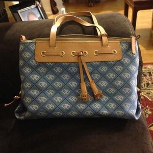 Dooney & Burke💢RESERVED💢