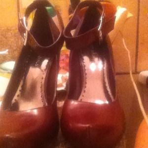 Bcbg red pumps