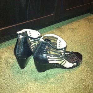 Enzo Angiolini black Leather 3 inch wedge