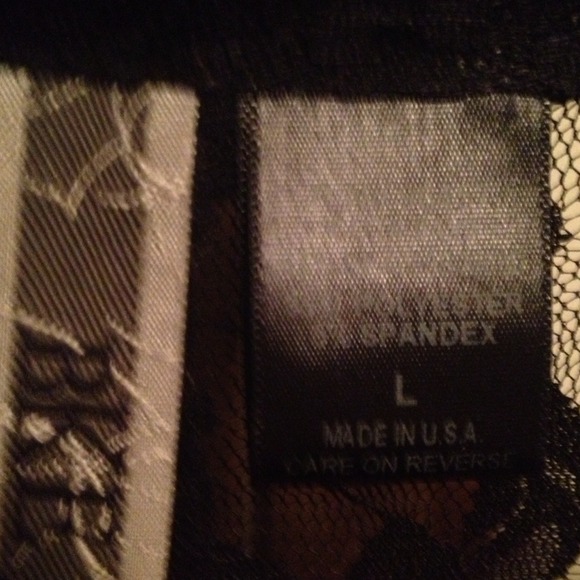 Lace button top - Picture 3 of 3