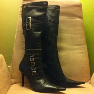 Gorgeous black buckle boots!