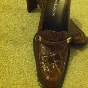 Gorgeous gently used dress shoes