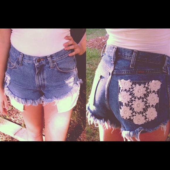 ✨high waisted shorts with floral crochet detail✨