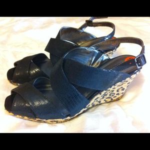 Kenneth Cole Reaction leopard print wedge sandals