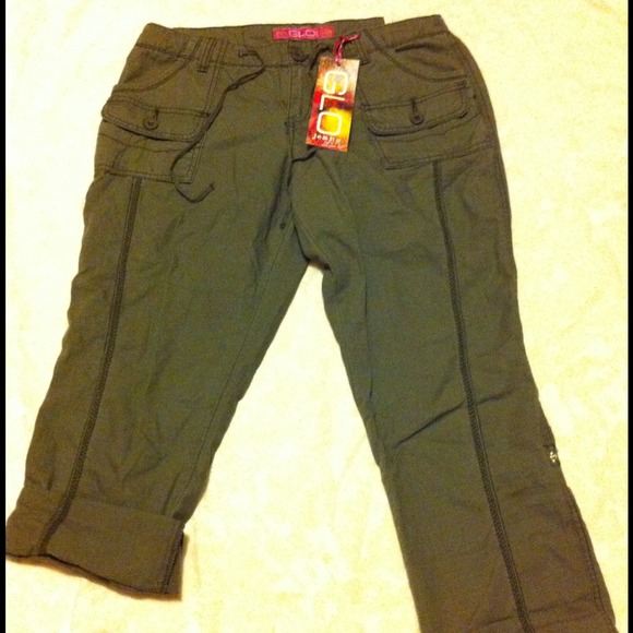 New olive green cargo capris