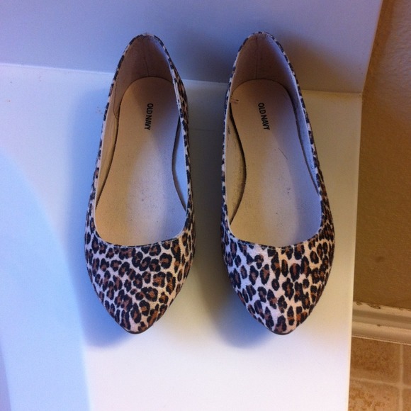 Old Navy Shoes - ✋✋HOLD @lorinlyn ✋✋