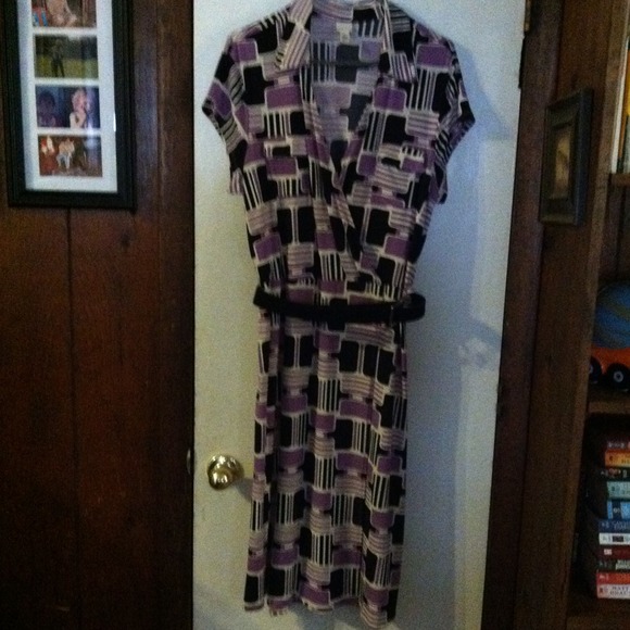 Short sleeve wrap dress