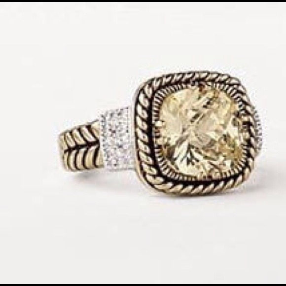 Lia Sophia Lemon Chiffon ring so 7