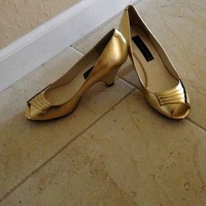 Steve Madden Low Peep Toe Pumps