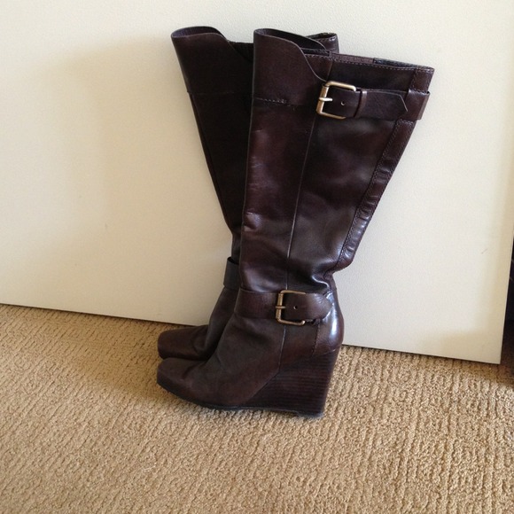 Gorgeous Brown Wedge Boots!