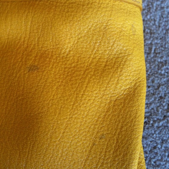 Yellow bucket handbag from Michael Kors - Picture 3 of 3