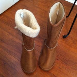 Boots!! Airwalk Brown Suede Boots