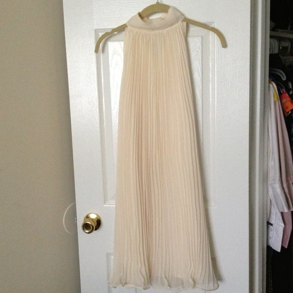 ✨RESERVED✨Mission Paige Pleated Dress