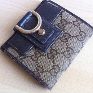 Gucci Clutches & Wallets - Reserved for Gatitafeliz only- Gucci wallet Gucci Clutches & Wallets - Reserved for Gatitafeliz only- Gucci wallet