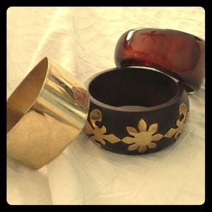 Lot of 3 oversized bangles