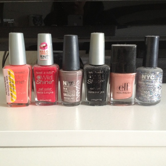 💢SOLD💢Nail polish bundle