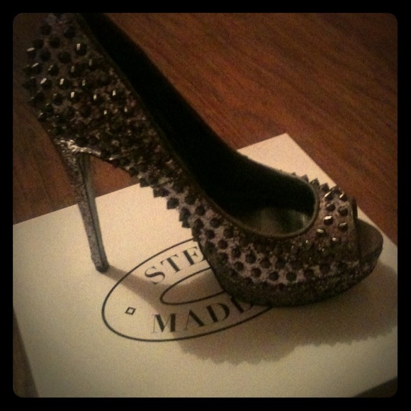 Brand new Steve Madden Spike Stilettos