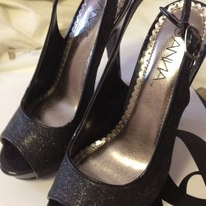 Glitter pump