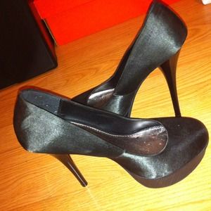 Black Platform Heels 👠