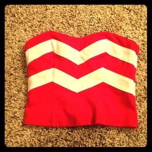 Red/white strapless top