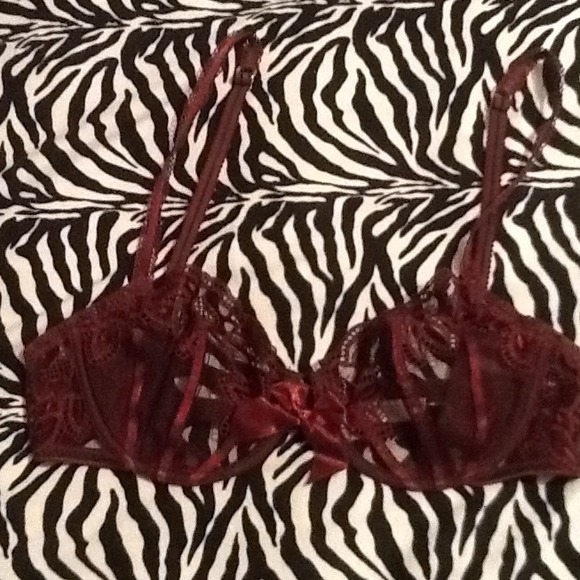 ⭕SOLD⭕Burgundy victoria secret bra