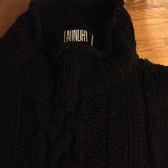 Size small cotton Chinese Laundry sweater - Picture 2 of 2