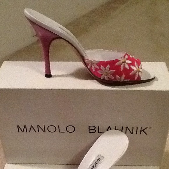 Manolo Blahnik Fun Slides - Picture 2 of 3