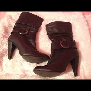Size 7 black boots
