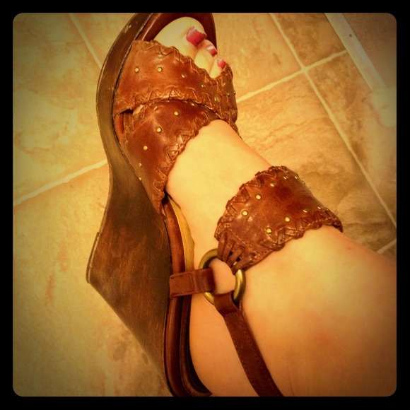 REDUCED! cognac leather and wood FRYE wedges