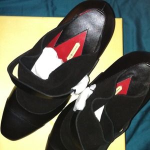 Black leather and suede Max Studio booties